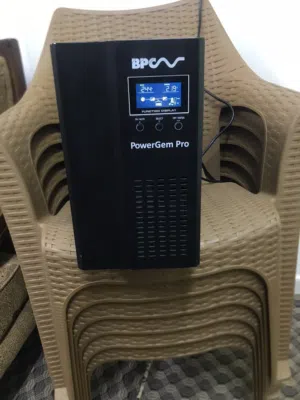المضاض لانقطاع الكهرباء UPS BPC 3 KVA مستعمل اشي بسيط معاه 6 بطاريات جداد جهاز صنع برطاني