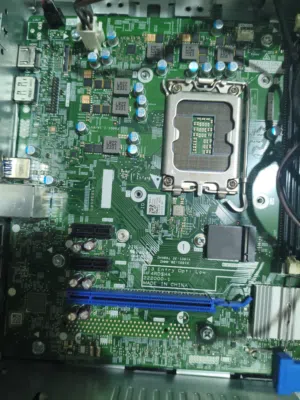 لوحة أم Dell OptiPlex + الكيس + الباور + المبرد
