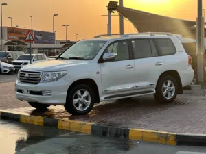 Toyota Land Cruiser Station V6 60th Anniversary Edition GCC Specs Model 2011 Originalpaint 207,000km