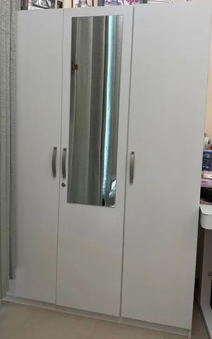 HOME BOX white 3 door closet with mirror