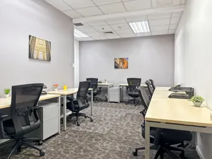 Find office space in Muscat, Al Fardan Heights for 5 persons with everything taken care of