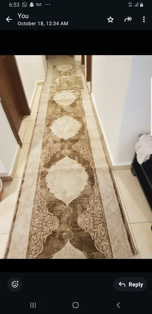 سجاد بحالة الجديد للبيع