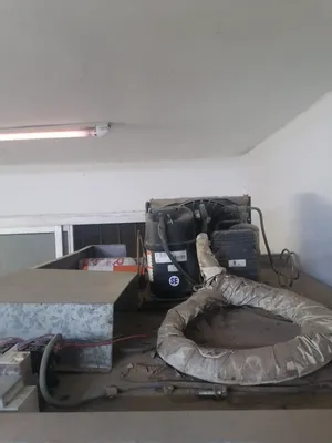 ثلاجه تبريد لحوم لمحلات الجزاره.حاله ممتازه فابريكا استانلس بره وجوه .ماتور فرنساوي حصان ونص