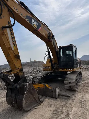 حفار للبيع بحاله جيده وكالة عمان سعر مميز