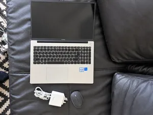 Huawei MateBook D16 16-inch i5 / 8GB / 512GB + Bag & Mouse