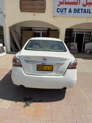 Nissan Altima Sedan 2016 model white