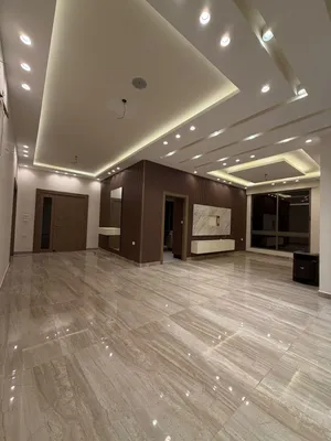 شقة * جديدة * لم تسكن * 3نوم * 255م * مطلة * طريق المطار