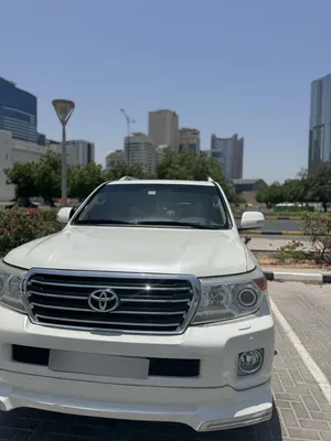 Toyota Land Cruiser GXR V6 clean title no accident family used