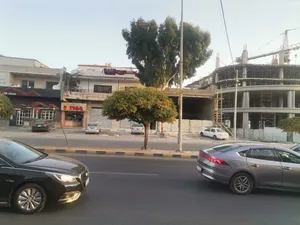 مطعم شاورما للبيع شغال42م-خلدا-الشارع الرئيسي بجانب مول جديد