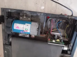 ماكينه رياضه 12 غيار فيها مشكله في الكور جدام بس وا فيها إضاءة قابل للتفاوض