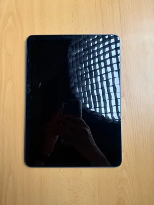Apple iPad Air 5 64 GB in Al Dhahirah