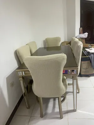 طاولة سفرة ذهبي وبيج