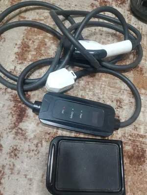 متفرقات لسيارة id4 شاحن واباجور ومفتاح اصلي