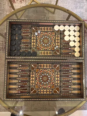 طاولة زهر دمشقية