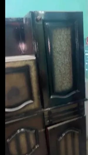 غرفه نوم كامله   تسريحه وكومودينو وملل السرير  مطبخ قطعتين كامل جديد