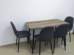سفرة طعام مع كراسي