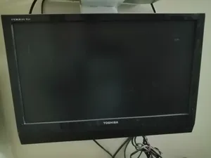 شاشه توشيبا بحاله جيده 19 بوصه