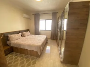 غرفة نوم للبيع بحاله ممتازه