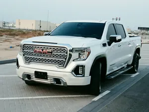 Used GMC Sierra in Sharjah
