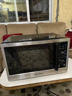 مايكروويف (Daewoo) بحالة ممتازة للبيع
