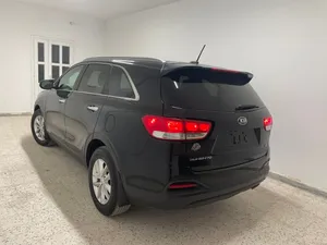 سورينتو V6 2017 جاية سليمة زواق دار جديدة جدا