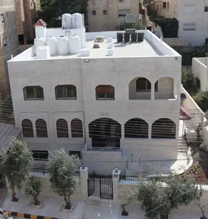 بيت مستقل 3 طوابق للبيع