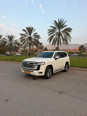 Used Toyota Land Cruiser in Muscat