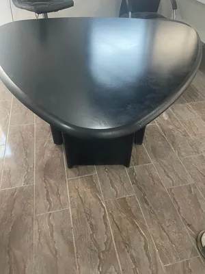 طاوله مكتب او اجتماعات