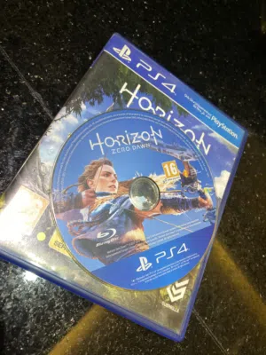 سيدي لعبة Horizon zero لعبة ممتازه جدأ Ps4