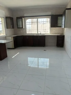 شقة ارضية للايجار،