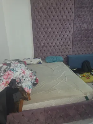 اغراض منزل كامله لا تتعدي سنه حالتها فوق الممتازه ثلاجه جديده وغساله نصف اوتوماتيك جديده وبوتاجاز