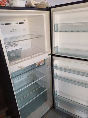 للبيع ثلاجه نظيف جداهيتاشي