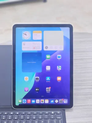 Used iPad Air 4 in Oman  64GB Storage
