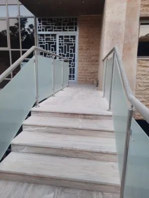 شقة فارغة للايجار في دير غبار