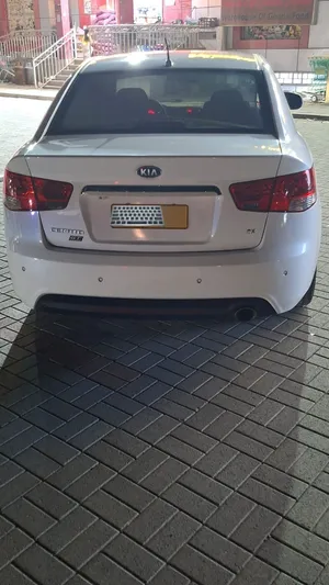 Used Kia Cerato in Al Dakhiliya