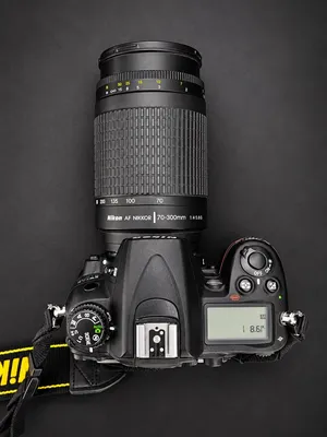 Nikon D7000 مع عدسة 70-300mm للبيع