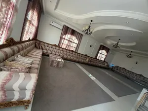 طقم كنب لغرفة الجلوس كامل للبيع