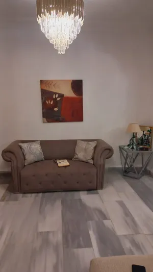 للبيع المستعجل تم تنزيل سعر الكنب الفاخر من Home Center ل199 دينار