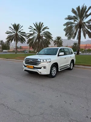 Used Toyota Land Cruiser in Muscat