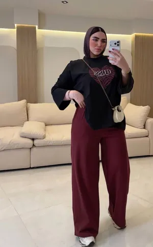 سوت GUSS الصيفي   خامة سمر ملتون تلبيس أوفر سايز   المقاسات: - L: من 50 إلى 70 كيلو - XL: من 70 إل
