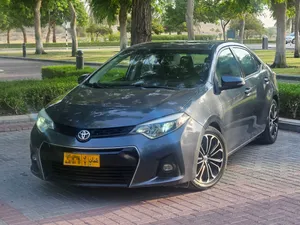 كورولا 2014 نظيف جدا دخول بصمة، فتحه سقف، مثبت سرعه Corolla 2014 Very clean keyless entry
