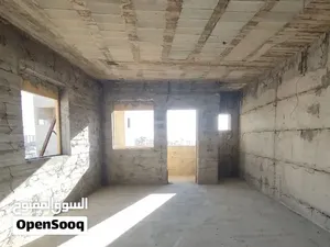 شقة سكنية - عظم - طابق أرضي (بمساحة 160 متر مربع)