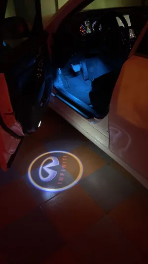 اضاءة LED 3D على شعار إنفنيتي