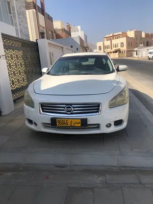 Nissan maxima 2013  Price 1400 Urgent sell