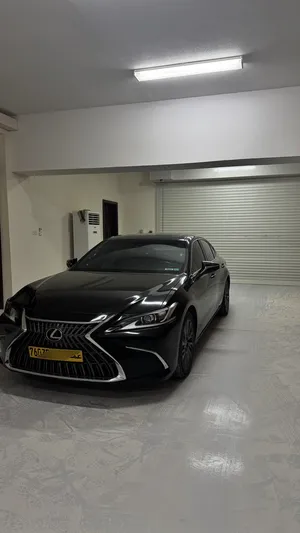 لكسز ES350 نظيفه للبيع 2020 اسود