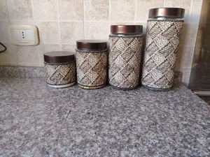 طقم مونة و بهارات زجاجي بتصميم أنيق منسوج بارز