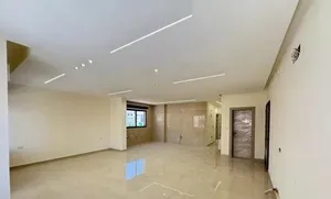شقه دوبلكس للبيع في الظهير طابق اخير مع روف 15590