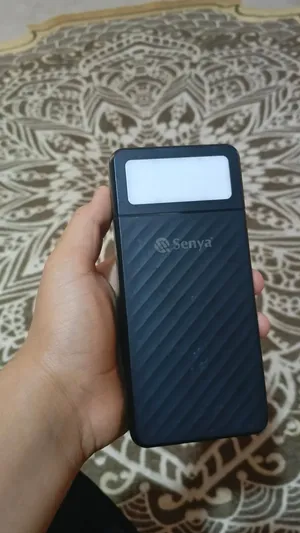 باور بنك الاصلي 200000 واط بي اربع كيبلات شحن  سعره 22 الف