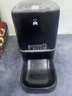 Automatic Pet Feeder for Cats & Dogs with timer موزع طعام أوتوماتيكي للقطط والكلاب مع مؤقت يوجدتوصيل