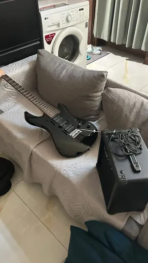Yamaha ERG 121C Electric Guitar Set Ready To Use